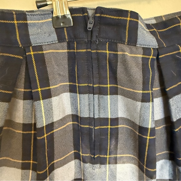 Land's End Plaid Women's Skirt - Picture 3 of 6
